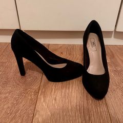 Shoes size 5