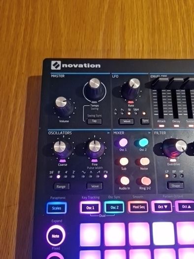 Novation  Circuit MonoStation