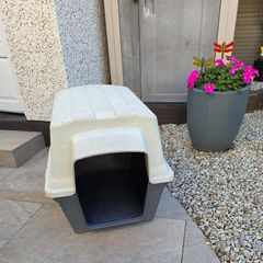 Dog Kennel  . Good condition.  Plastic construction.