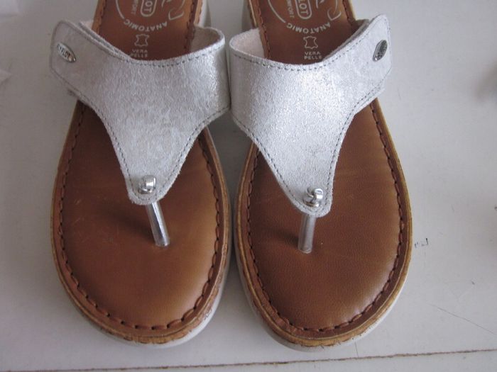 Fly Fot Leather, Touch-Fasten Toe Post Sandals Light Grey S5