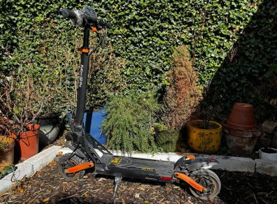 KuKirin G2 Pro Electric Scooter 600W 48V Upgraded Solid Rear Tyre