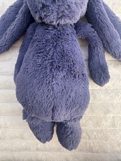 Jellycat Bashful Navy Bunny approx. 31cm - DIRTY some kind of paint in the like on the tag Used PLease see photos