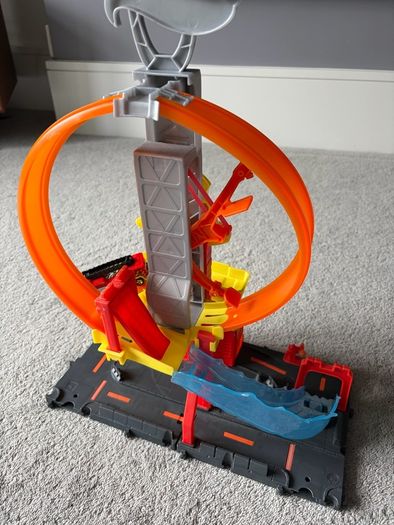 Hotwheels Fire Station Loop