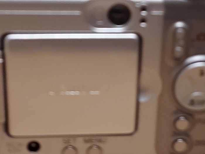 Canon PowerShot A80 Digital Camera, with carry case, working fine and in excellent condition