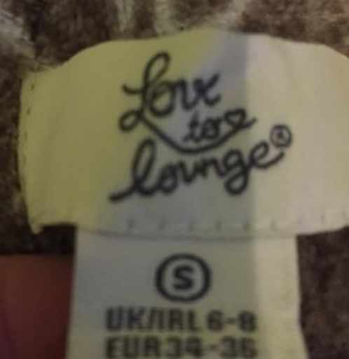 Love to lounge top