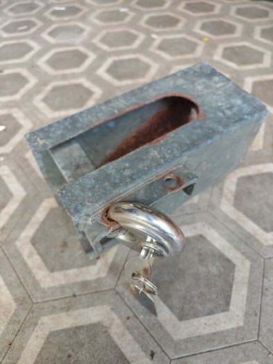 Trailer Hitch Lock / Coupling Lock with Keys