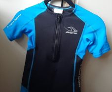 Aqua Sphere wetsuit kids size 5-7 years