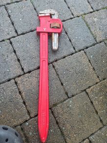 pipe wrench