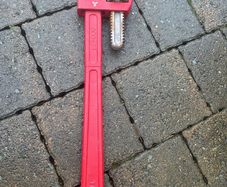 pipe wrench