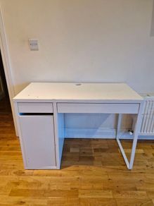 Free Ikea Micke Table