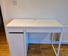 Free Ikea Micke Table