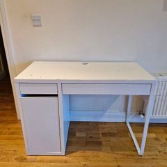 Free Ikea Micke Table