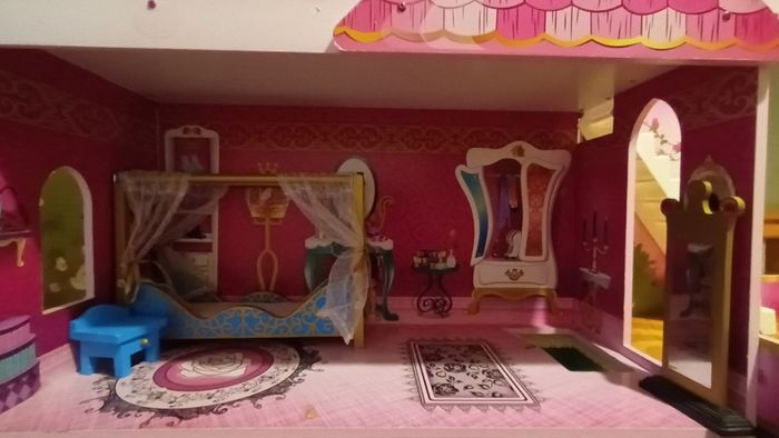 Dollhouse