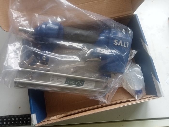 Air Nail Gun