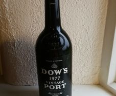 vintage bottle dow's port 1977