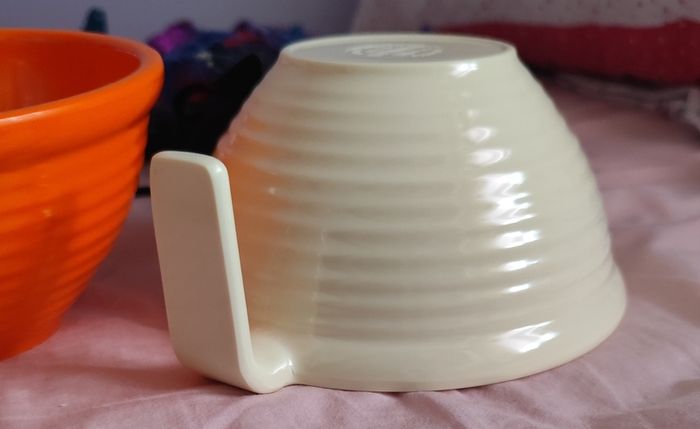 Retro 1970s style Beehive Bowls Kitchenalia