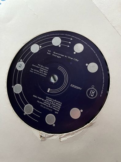 10e each Techno 12" vinyl