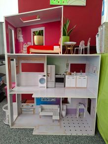 Rainbow High 3-Story Wooden Townhouse Doll House Set