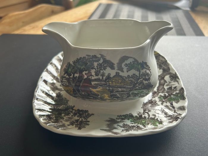 Myott The Hunter Gravy Boat