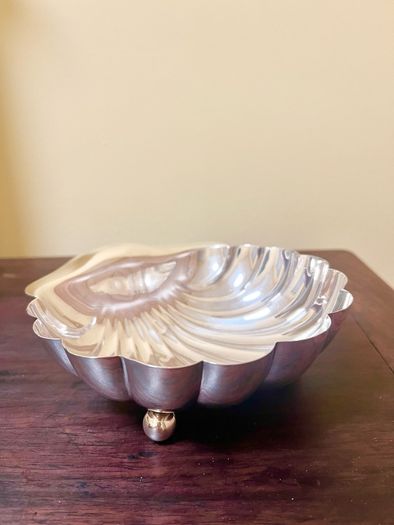 Early 20th hallmarked Sheffield solid sterling silver fruit bowl