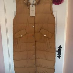 gilet Bnwt freequent size small long tan gilet rrp 95 euro