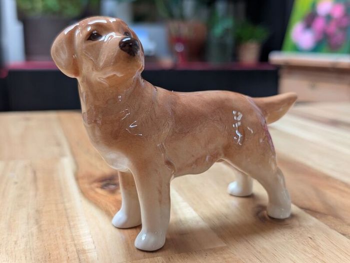 Beswick golden Retriever figurine