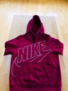 Men's Nike sweatshirt.Size Small. Maroon