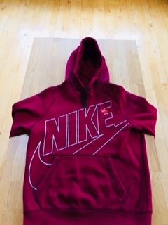 Men's Nike sweatshirt.Size Small. Maroon