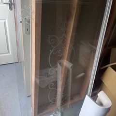 Bath shower screen