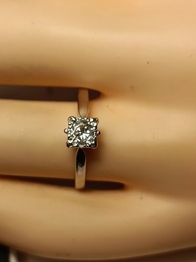 White Gold Natural Diamond Solitaire Engagement ring (Bargain Price)
