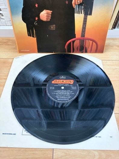 Johnny Cash - Johnny Cash Is Coming To Town [Vinyl]