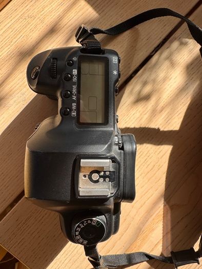 Canon EOS 5D Mark II 38k Shutter