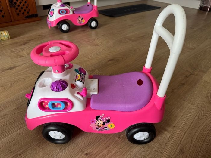 Ride on kids toy car
