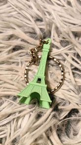 Paris in Your Pocket Eiffel Tower Keychain mint