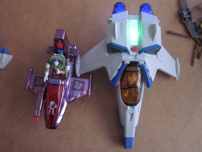 Disney Lightyear Ultimate Star Command Base Playset/Additions