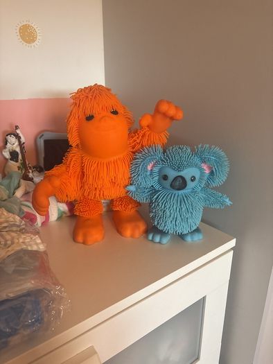 Jiggle pet toys