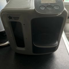Bottle maker