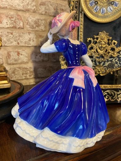 Royal Doulton figurine Pretty ladies "Mary"