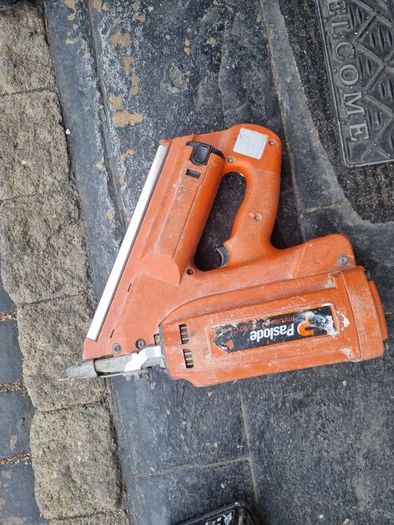 paslode ist fix no charger