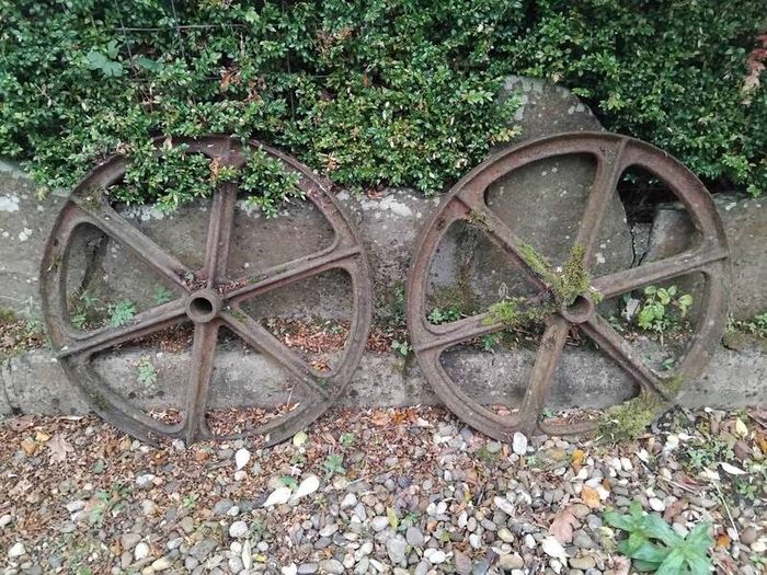 cast iron wheels