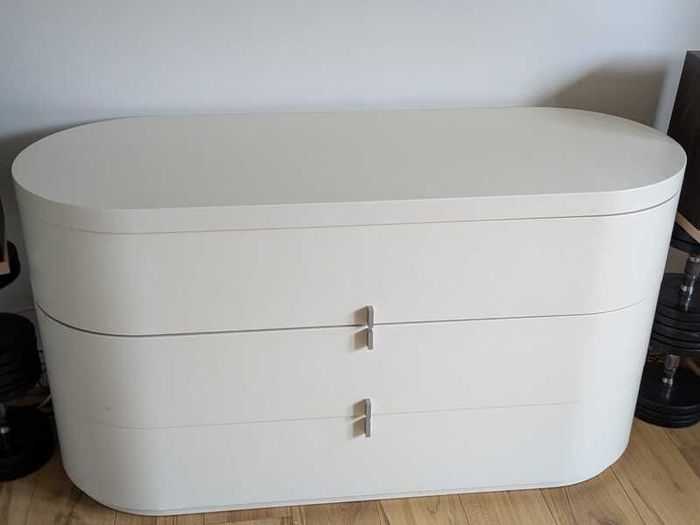 Luxury chest of drawers