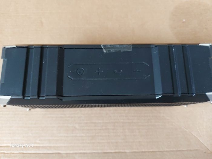 VTIN Bluetooth Speaker Model BH086A, works perfect, back cover has come loose and is cellotaped on