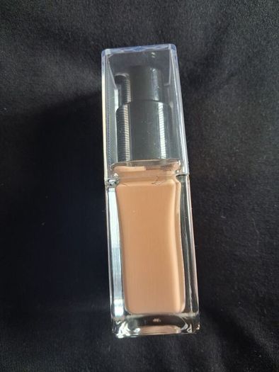 Max Factor Healthy Skin Harmony Liquid Foundation With SPF - Shade - 80 Bronze - Size - 30ml - RRP - 16.95