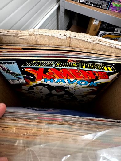 Marvel, DC & Indie Medium Comic Box w 180 comics for Sale