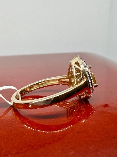 Gold Luxuriant 9K Yellow Gold AAA Loop Clean Chantaburi Yellow Sapphire & Lab Grown Diamond