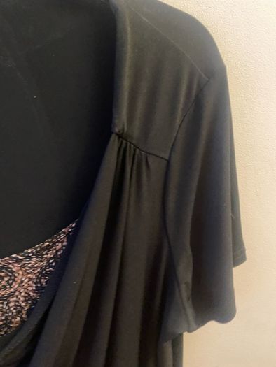Ann Harvey blouse & matching skirt (size 22)