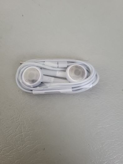 earphones