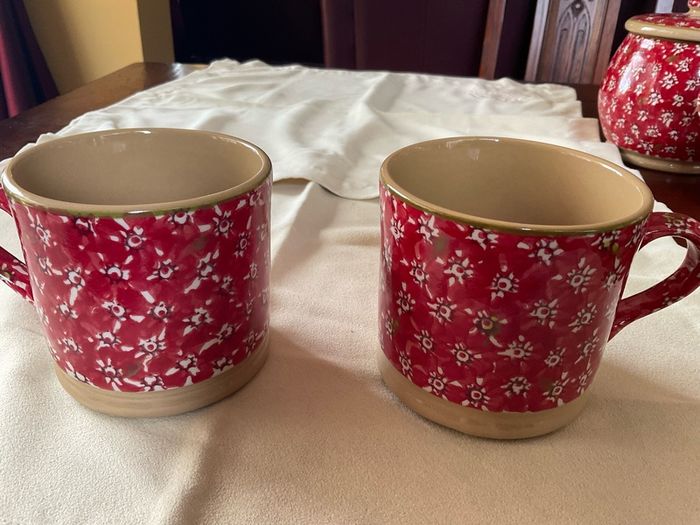 Nicholas Mosse Red lawn first quality tea pot and 2 large mug set