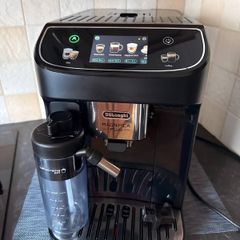 Delonghi Magnifica Plus Coffee machine