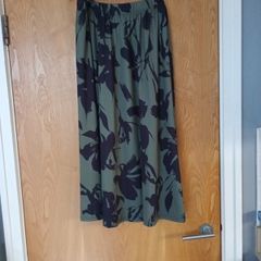 Skirt.size - 16.